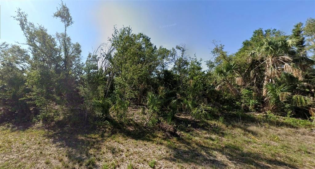 合同活跃: $12,000 (0.24 acres)