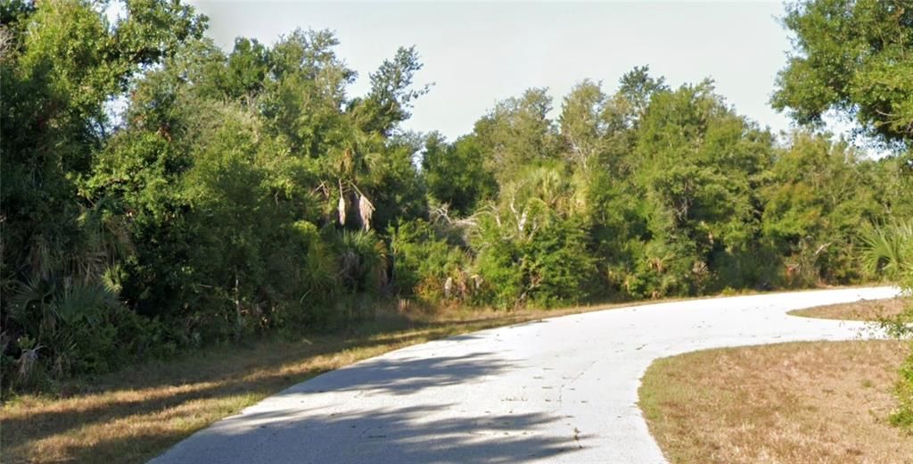 合同活跃: $12,000 (0.24 acres)