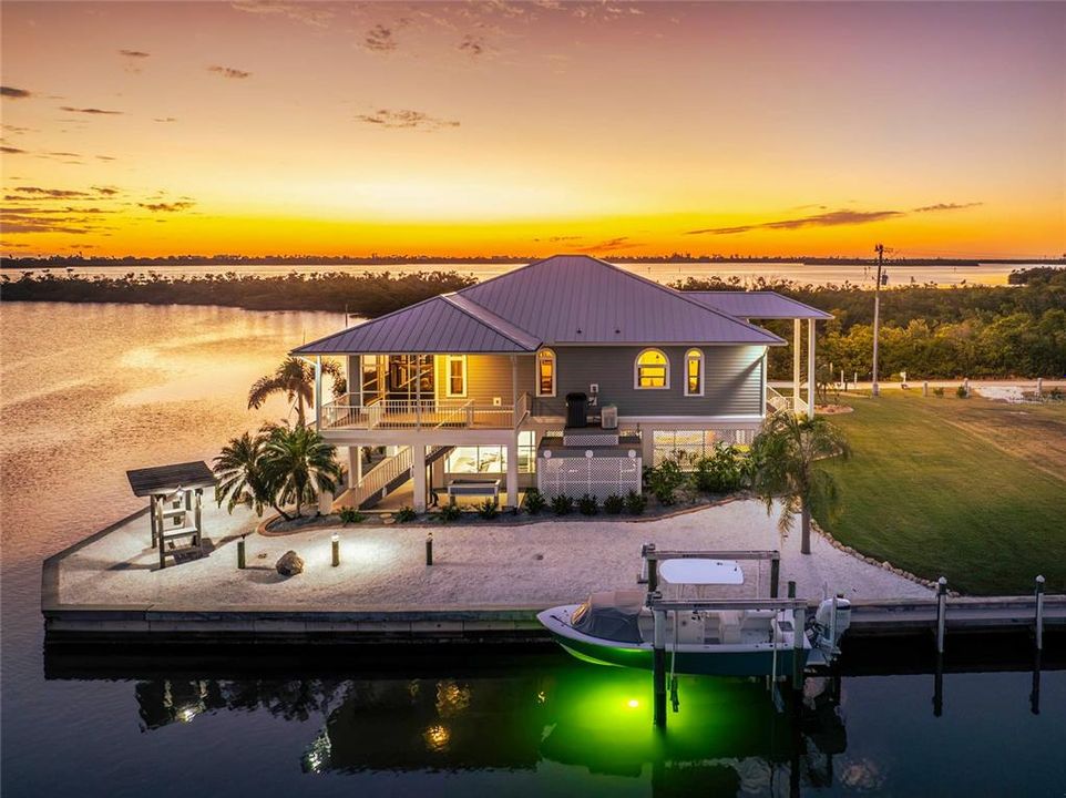 待售: $1,998,000 (3 贝兹, 2 浴室, 2332 平方英尺)