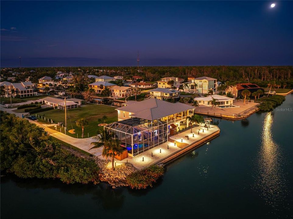 待售: $1,998,000 (3 贝兹, 2 浴室, 2332 平方英尺)