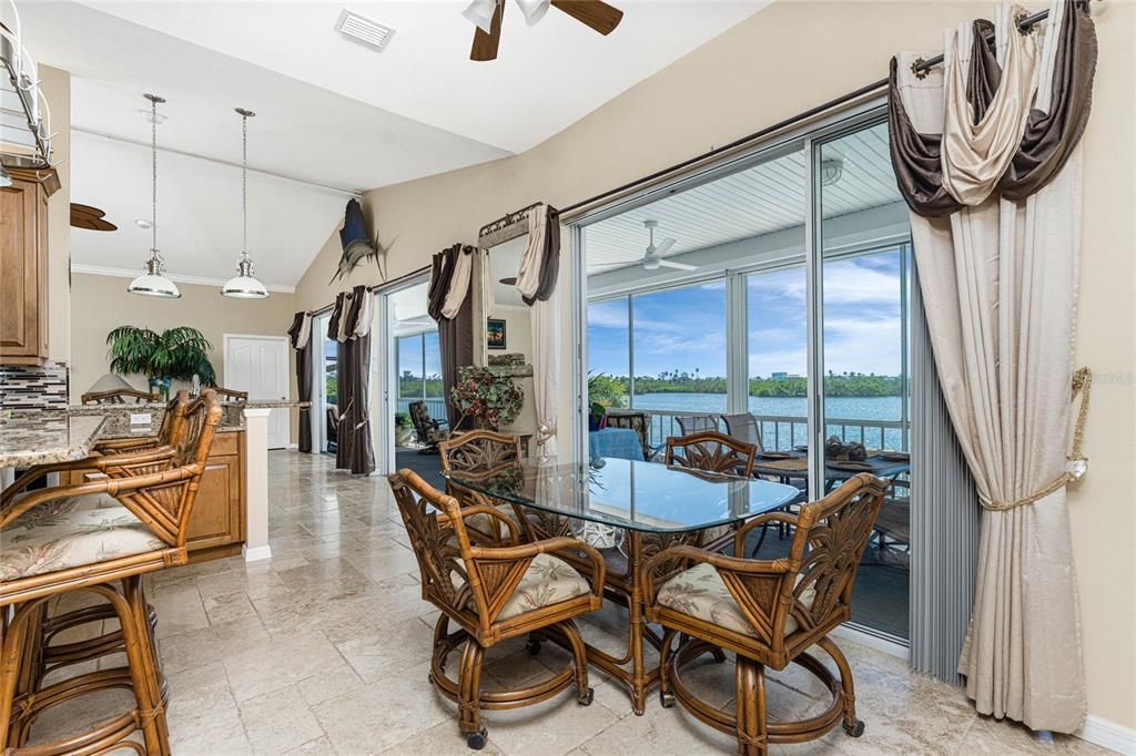 待售: $1,998,000 (3 贝兹, 2 浴室, 2332 平方英尺)