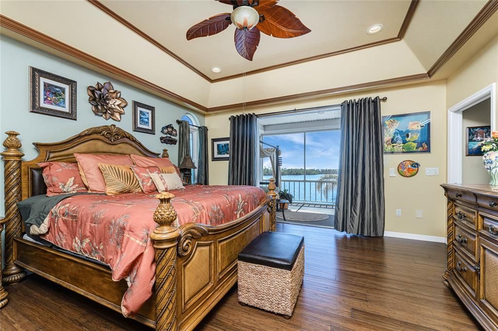 待售: $1,998,000 (3 贝兹, 2 浴室, 2332 平方英尺)