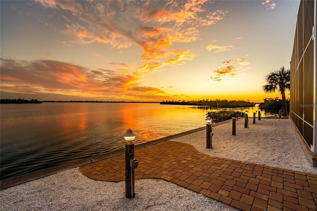 待售: $1,998,000 (3 贝兹, 2 浴室, 2332 平方英尺)