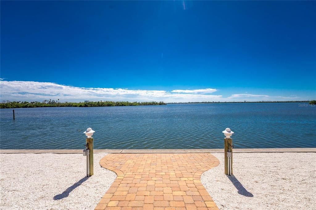 待售: $1,998,000 (3 贝兹, 2 浴室, 2332 平方英尺)