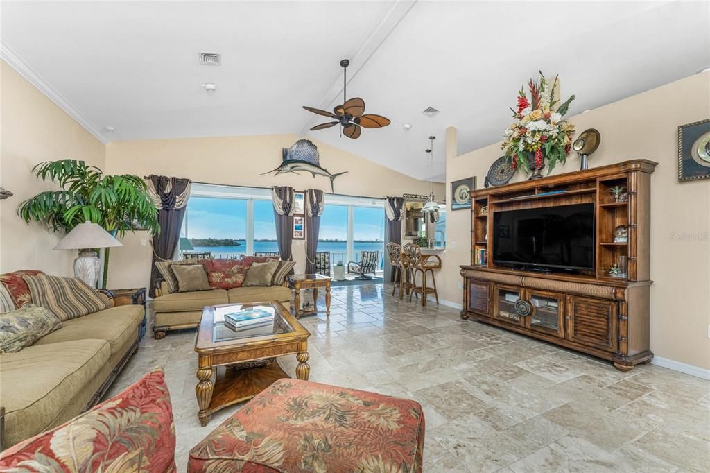 待售: $1,998,000 (3 贝兹, 2 浴室, 2332 平方英尺)