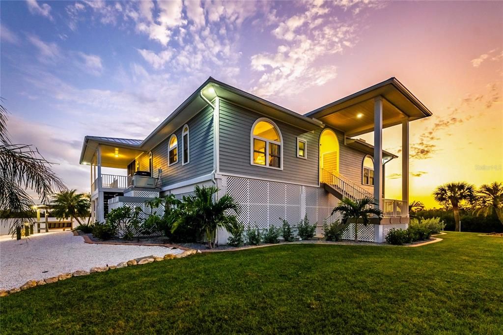 待售: $1,998,000 (3 贝兹, 2 浴室, 2332 平方英尺)