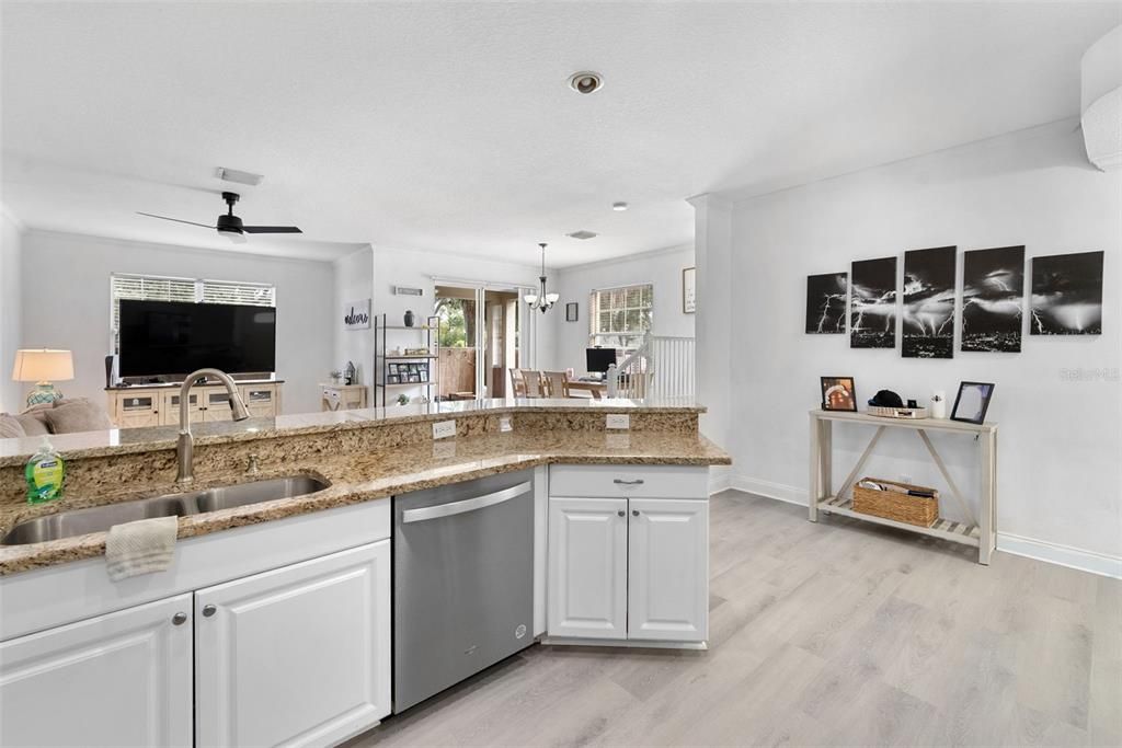 待售: $429,900 (3 贝兹, 2 浴室, 2006 平方英尺)