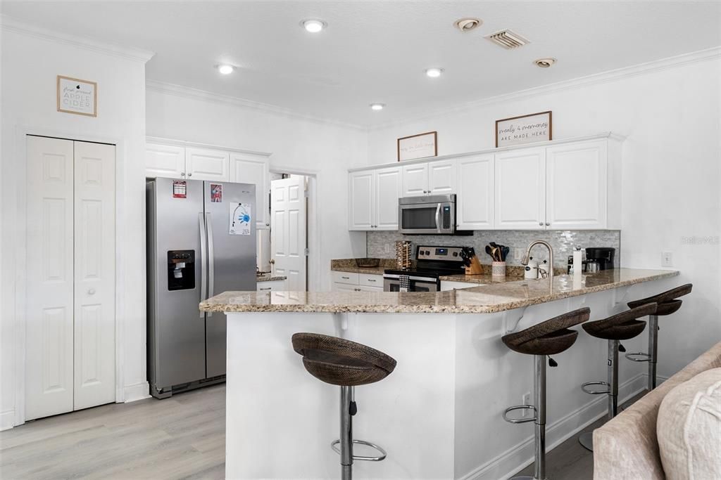 待售: $429,900 (3 贝兹, 2 浴室, 2006 平方英尺)