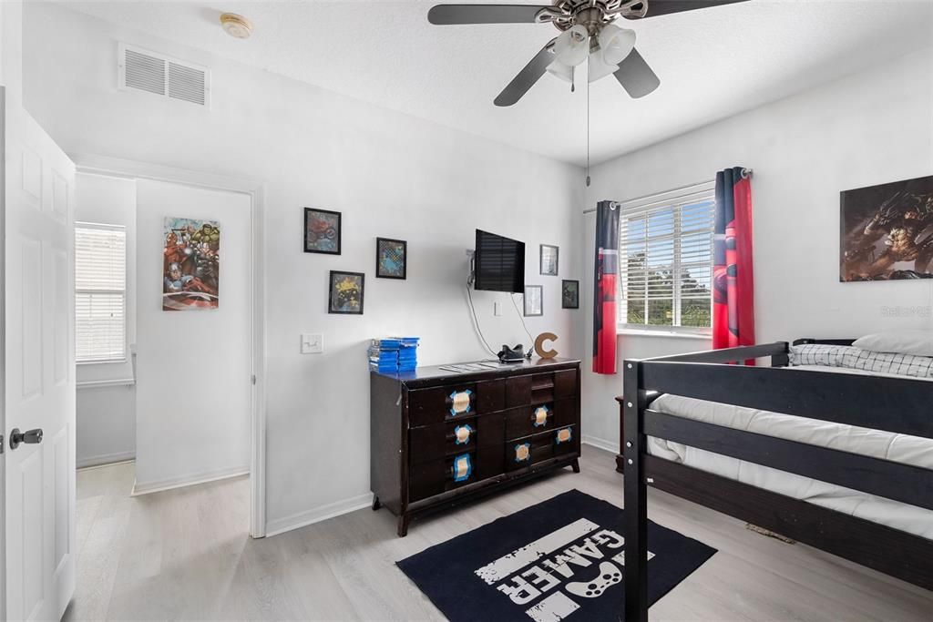 待售: $429,900 (3 贝兹, 2 浴室, 2006 平方英尺)