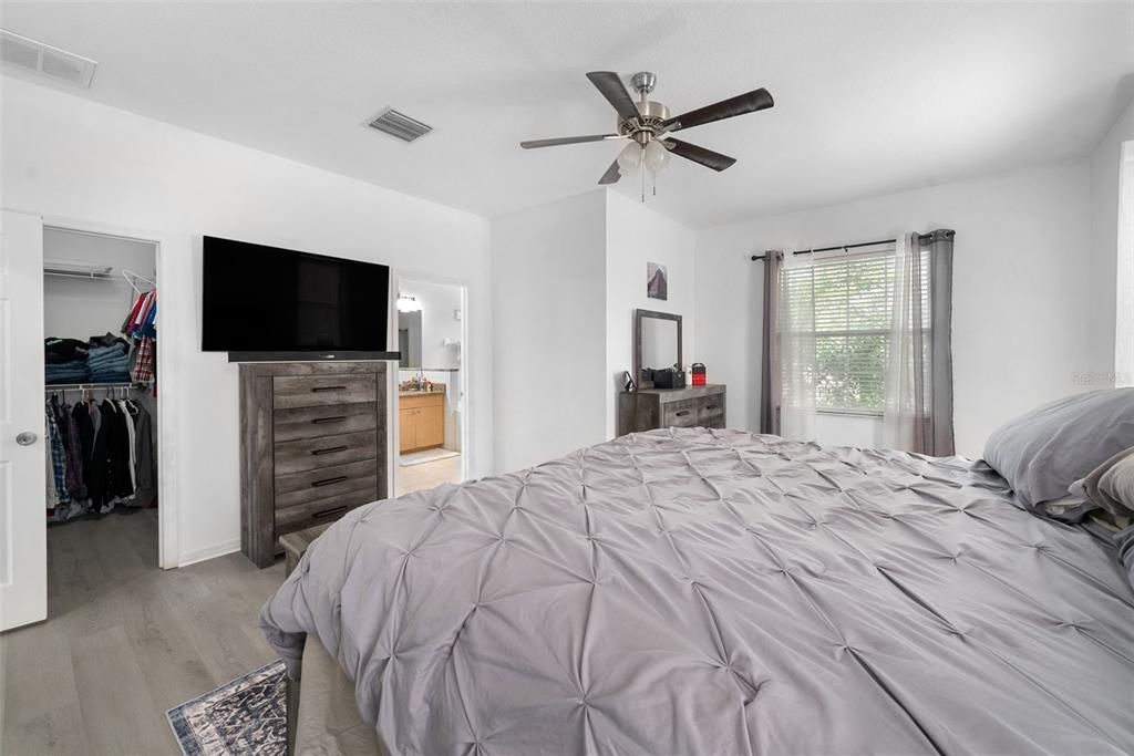 待售: $429,900 (3 贝兹, 2 浴室, 2006 平方英尺)