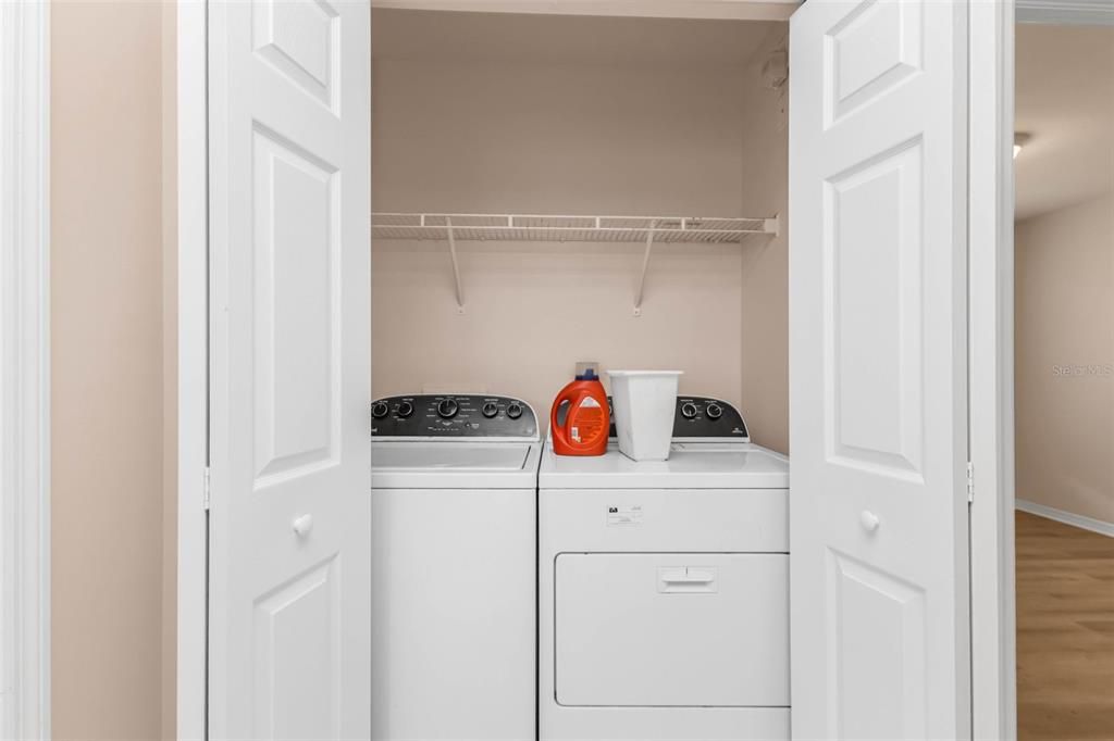 合同活跃: $325,000 (2 贝兹, 2 浴室, 1437 平方英尺)