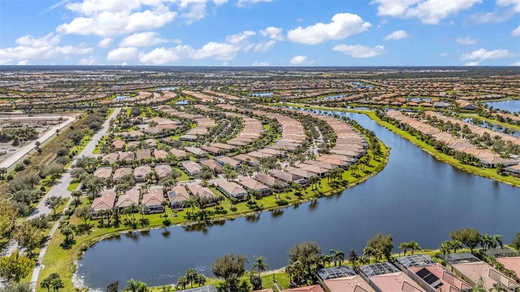 合同活跃: $325,000 (2 贝兹, 2 浴室, 1437 平方英尺)