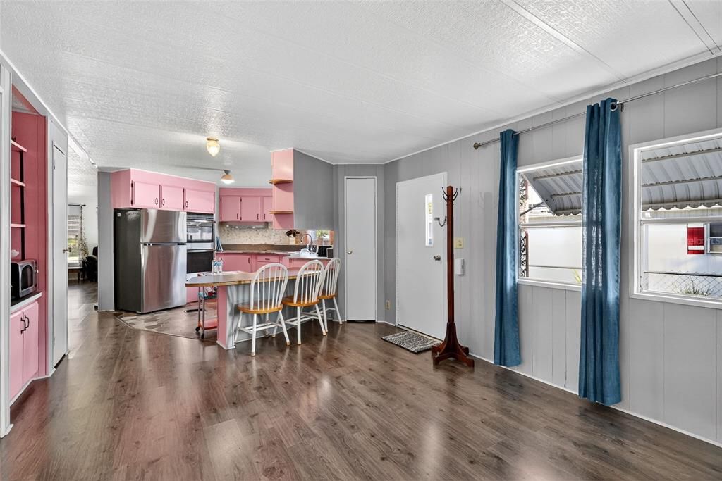 For Sale: $170,000 (2 beds, 2 baths, 1344 Square Feet)