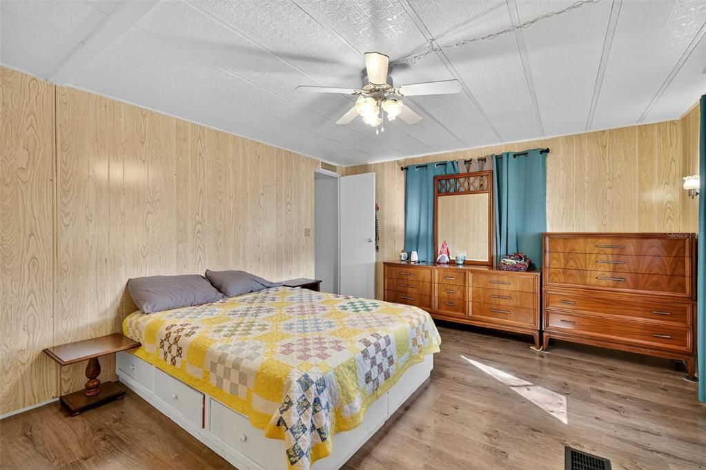 For Sale: $170,000 (2 beds, 2 baths, 1344 Square Feet)