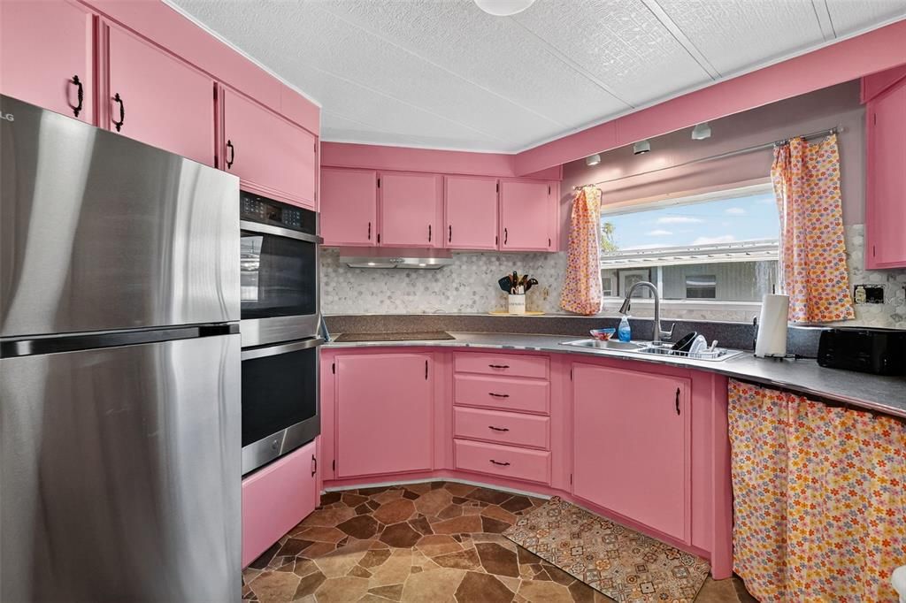 For Sale: $170,000 (2 beds, 2 baths, 1344 Square Feet)