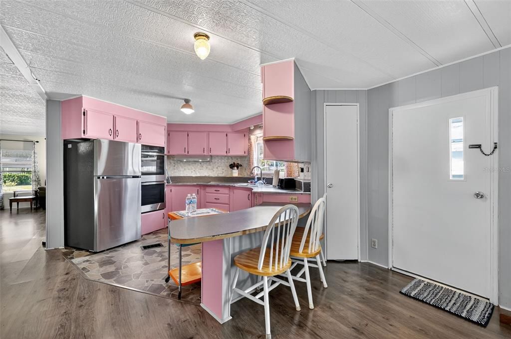 For Sale: $170,000 (2 beds, 2 baths, 1344 Square Feet)