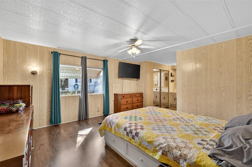 For Sale: $170,000 (2 beds, 2 baths, 1344 Square Feet)