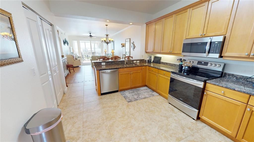 待售: $453,000 (3 贝兹, 2 浴室, 1831 平方英尺)