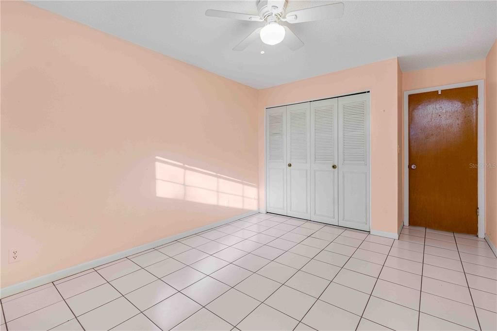 Active With Contract: $119,900 (2 beds, 2 baths, 1180 Square Feet)