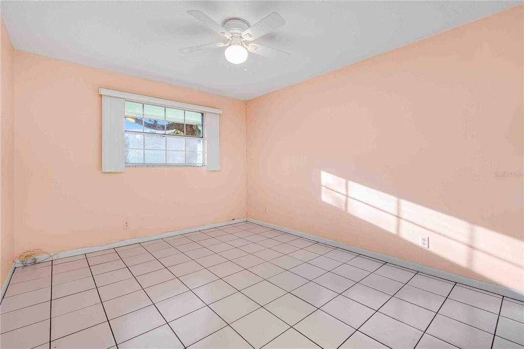 Active With Contract: $119,900 (2 beds, 2 baths, 1180 Square Feet)