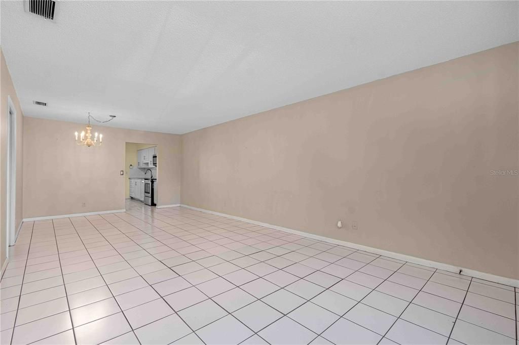 Active With Contract: $119,900 (2 beds, 2 baths, 1180 Square Feet)