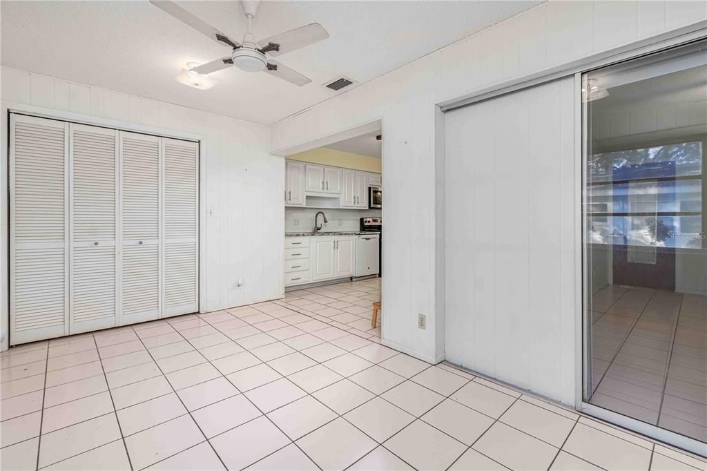 Active With Contract: $119,900 (2 beds, 2 baths, 1180 Square Feet)