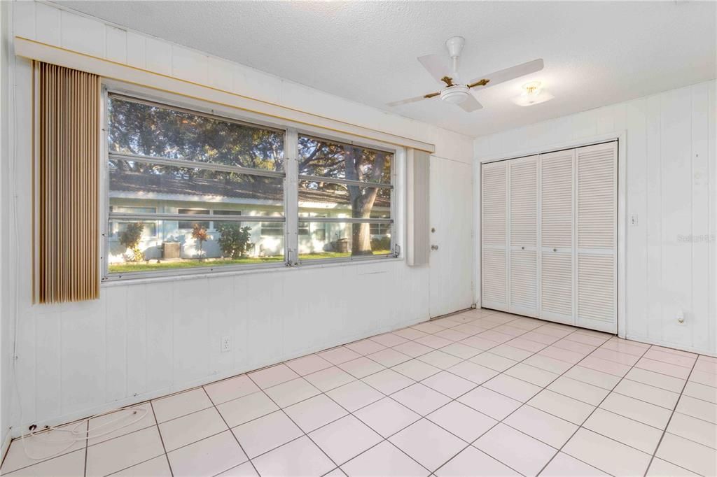 Active With Contract: $119,900 (2 beds, 2 baths, 1180 Square Feet)