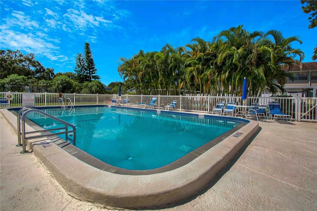 Active With Contract: $119,900 (2 beds, 2 baths, 1180 Square Feet)