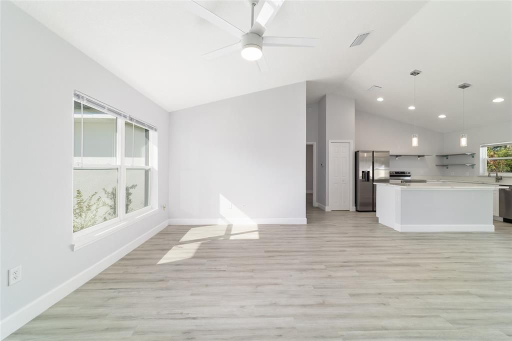 For Sale: $279,900 (3 beds, 2 baths, 1380 Square Feet)