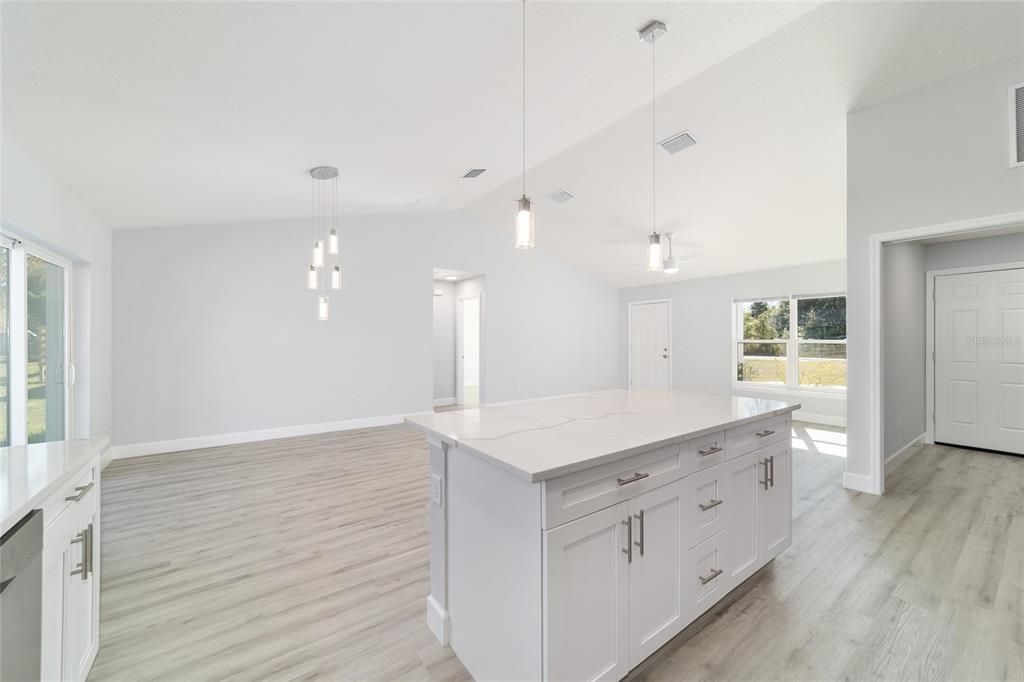 For Sale: $279,900 (3 beds, 2 baths, 1380 Square Feet)