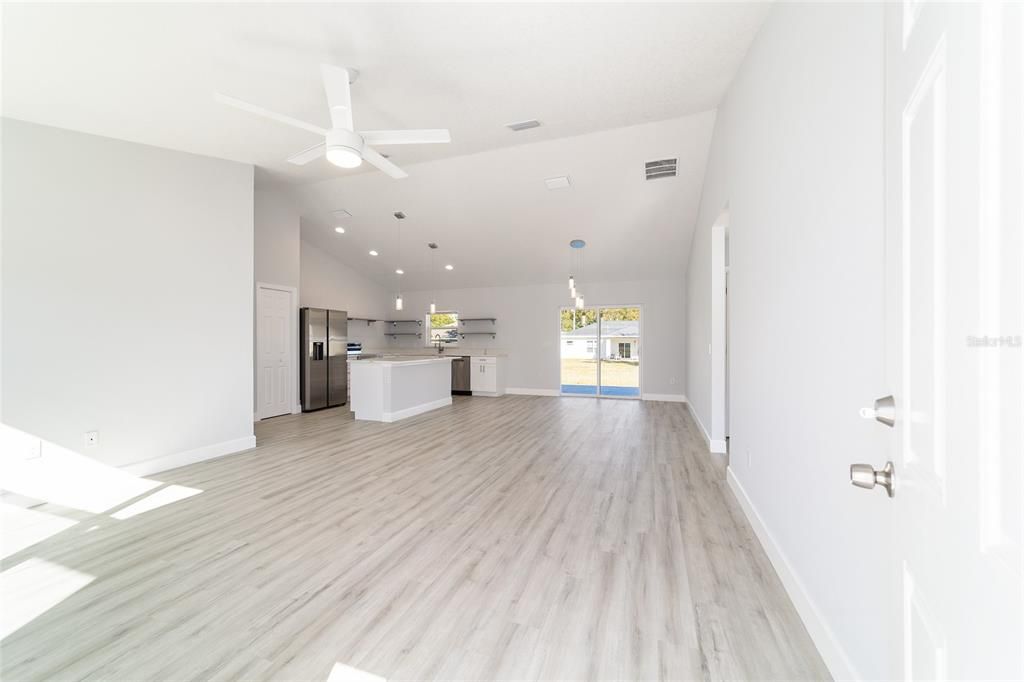 For Sale: $279,900 (3 beds, 2 baths, 1380 Square Feet)