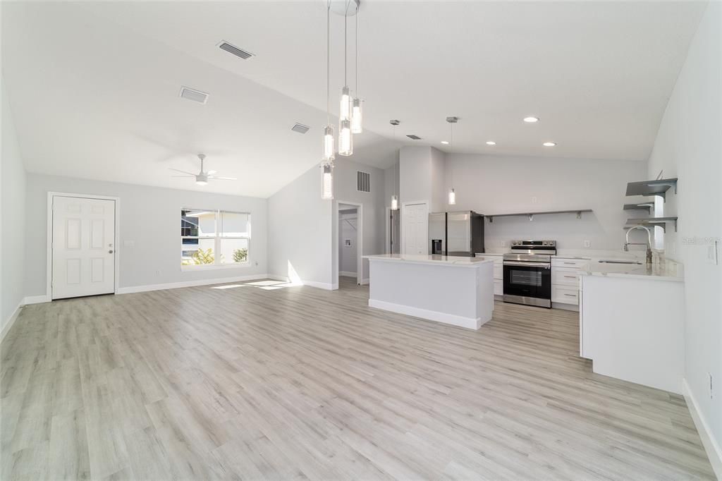 For Sale: $279,900 (3 beds, 2 baths, 1380 Square Feet)