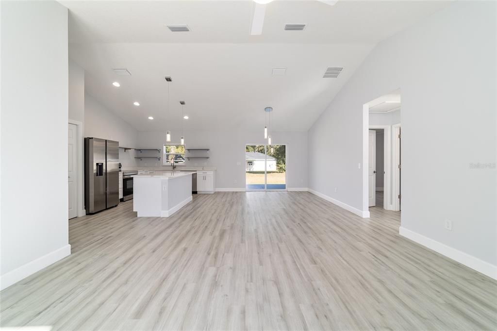 For Sale: $279,900 (3 beds, 2 baths, 1380 Square Feet)