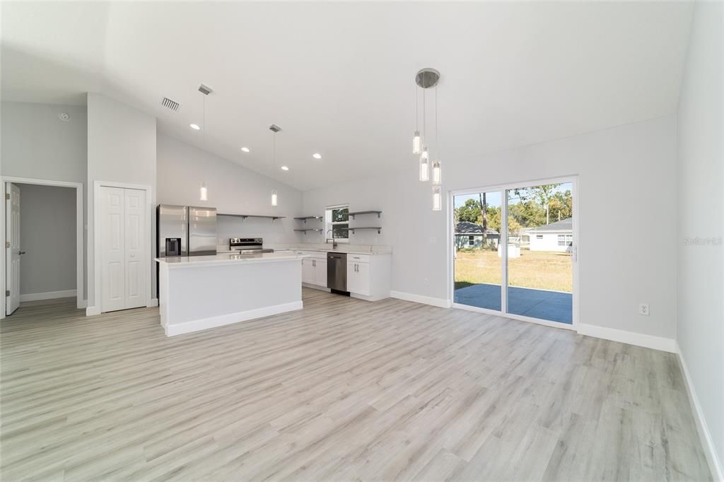 For Sale: $279,900 (3 beds, 2 baths, 1380 Square Feet)