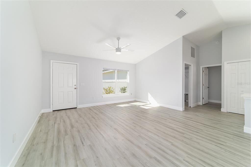 For Sale: $279,900 (3 beds, 2 baths, 1380 Square Feet)