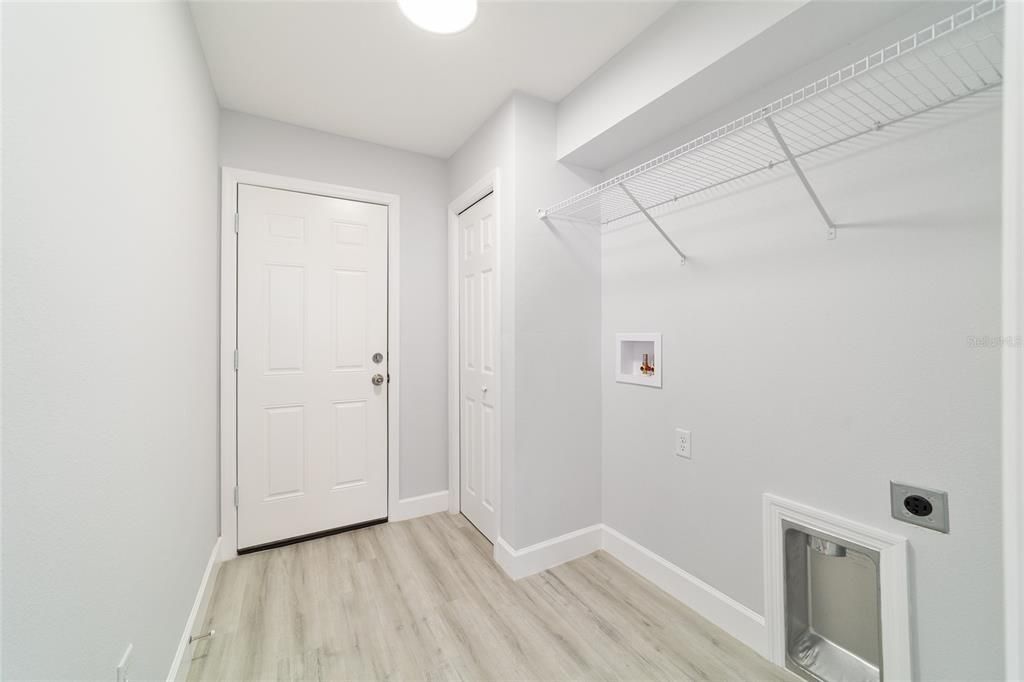 For Sale: $279,900 (3 beds, 2 baths, 1380 Square Feet)