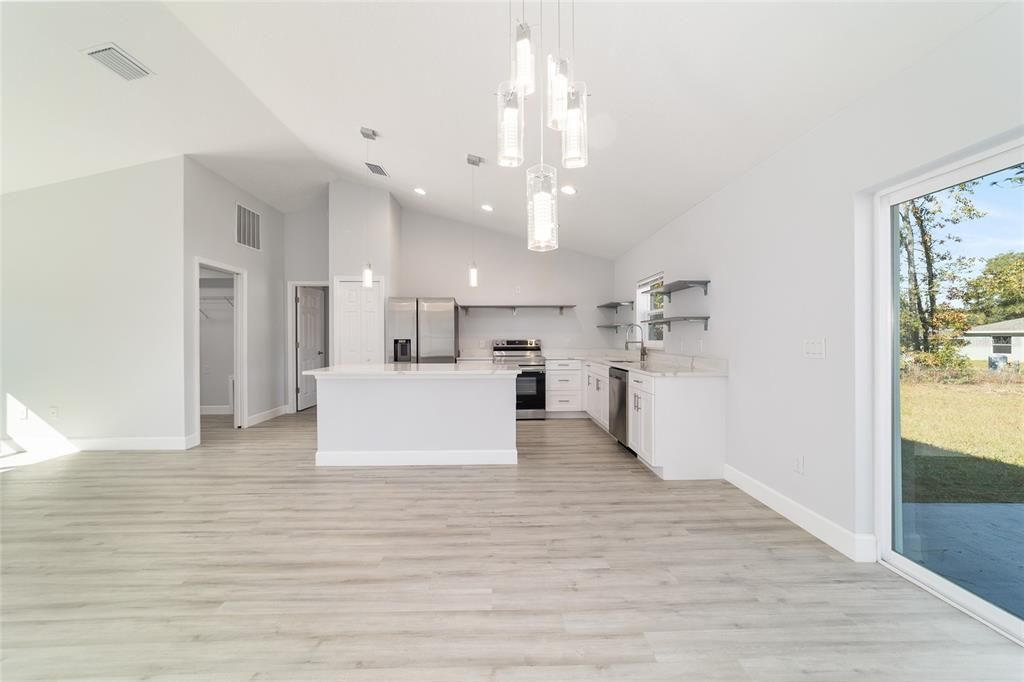 For Sale: $279,900 (3 beds, 2 baths, 1380 Square Feet)