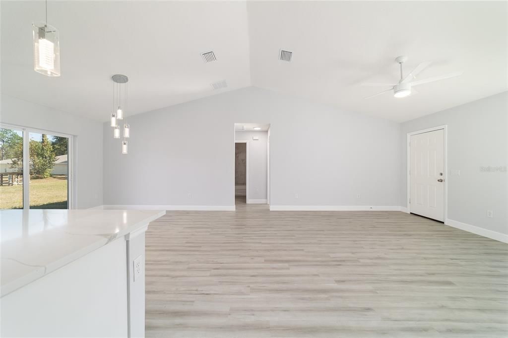 For Sale: $279,900 (3 beds, 2 baths, 1380 Square Feet)