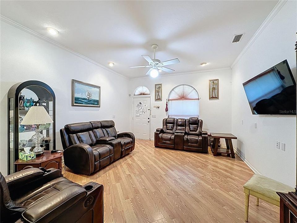 На продажу: $799,500 (4 спален, 3 ванн, 3420 Квадратных фут)