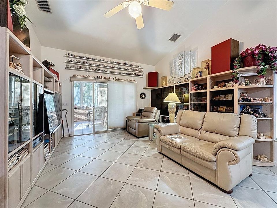 На продажу: $799,500 (4 спален, 3 ванн, 3420 Квадратных фут)