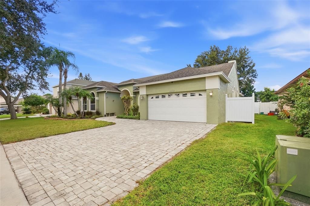 En Venta: $530,000 (4 camas, 2 baños, 2272 Pies cuadrados)