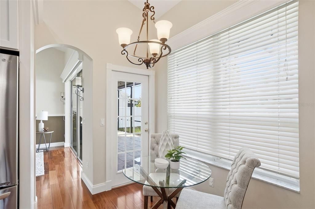 En Venta: $530,000 (4 camas, 2 baños, 2272 Pies cuadrados)