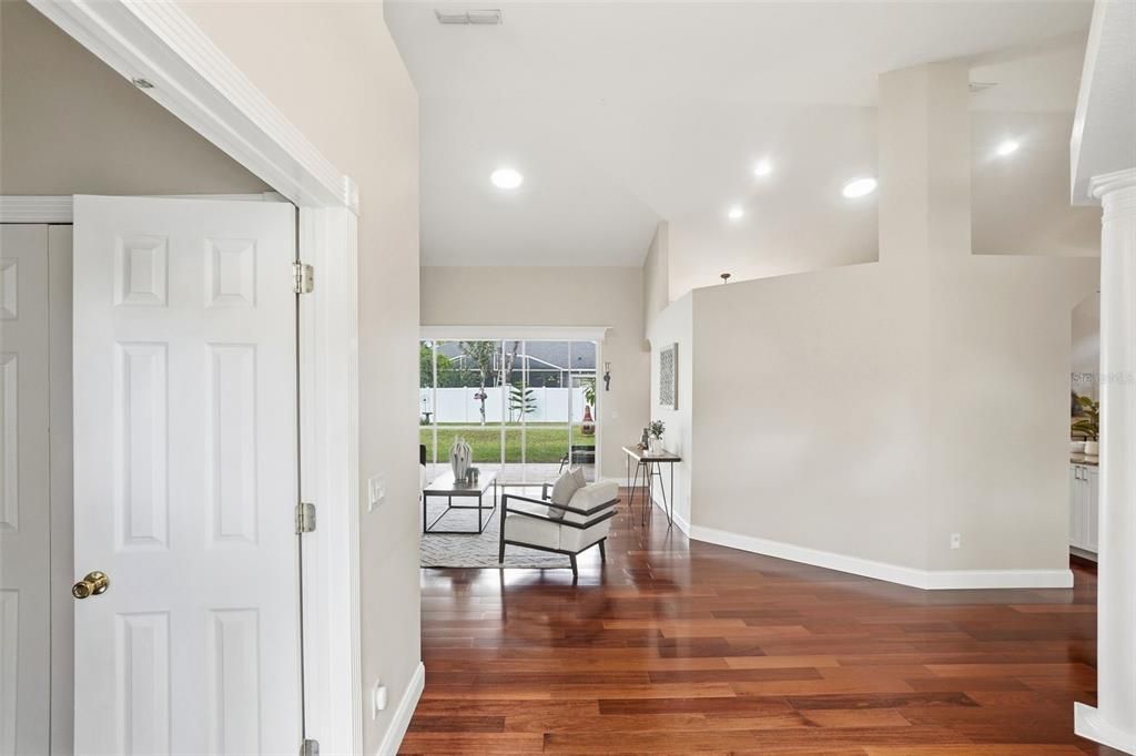 En Venta: $530,000 (4 camas, 2 baños, 2272 Pies cuadrados)