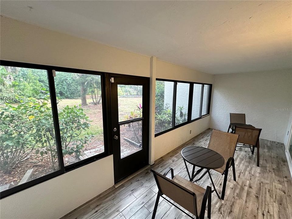 出租: $1,800 (2 贝兹, 2 浴室, 1108 平方英尺)