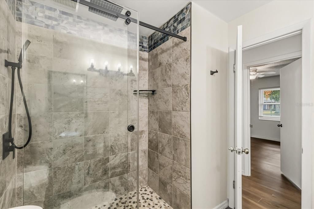 待售: $375,000 (3 贝兹, 2 浴室, 1726 平方英尺)