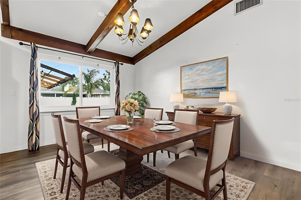 待售: $375,000 (3 贝兹, 2 浴室, 1726 平方英尺)