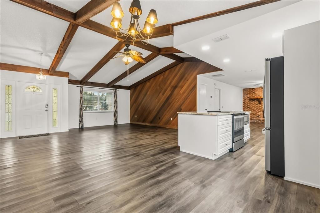 待售: $375,000 (3 贝兹, 2 浴室, 1726 平方英尺)