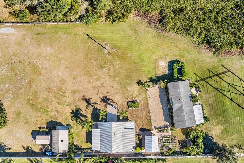 For Sale: $700,000 (5 beds, 3 baths, 2070 Square Feet)