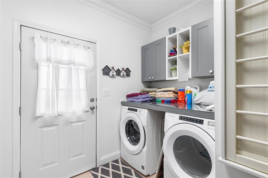 For Sale: $700,000 (5 beds, 3 baths, 2070 Square Feet)