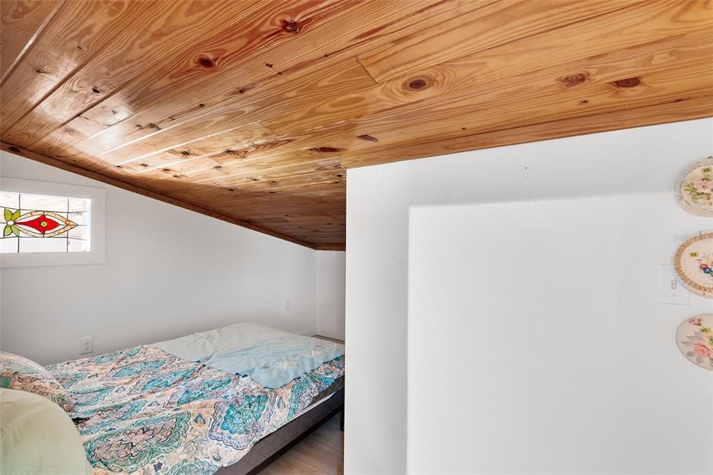 For Sale: $700,000 (5 beds, 3 baths, 2070 Square Feet)